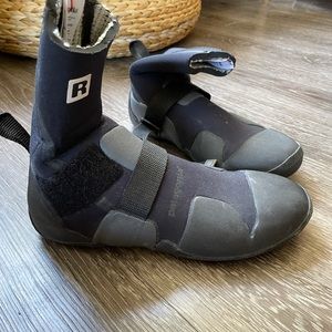 Wetsuit booties